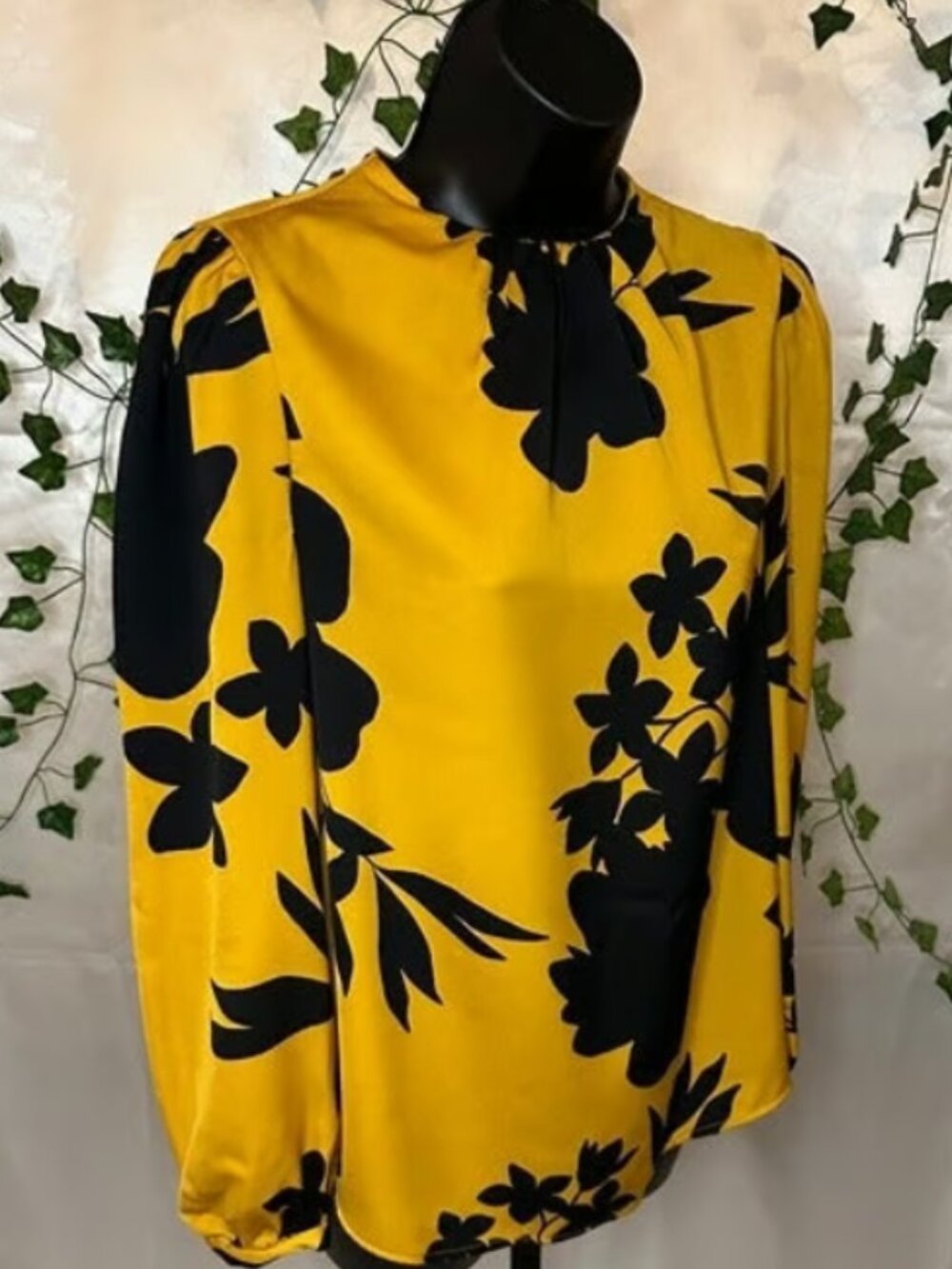 BRAND NEW W/TAG!! Who What Wear Long Sleeved Yellow Floral Blouse (XS)